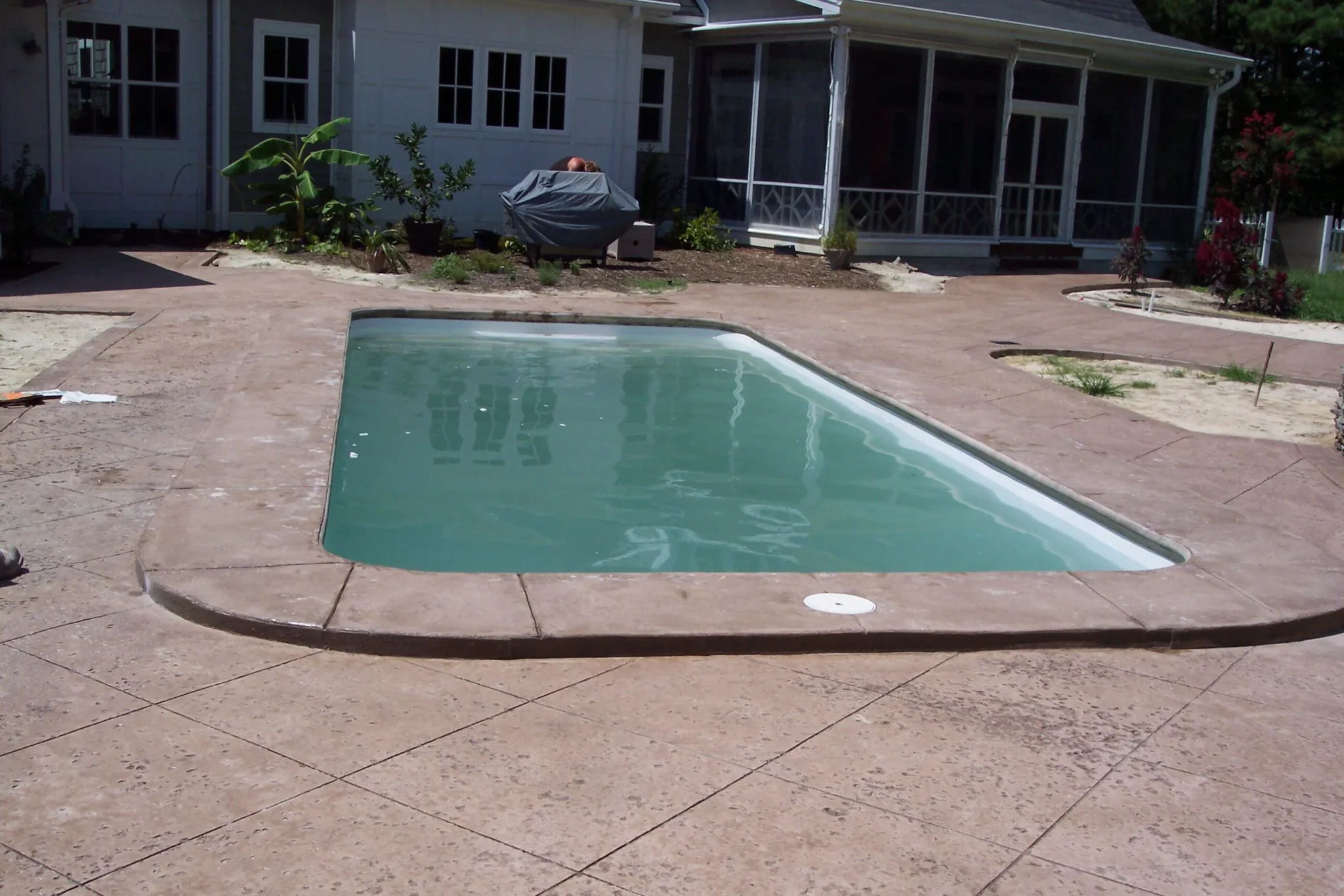 Custom Pools Integral Color Simple Fiberglass Pool